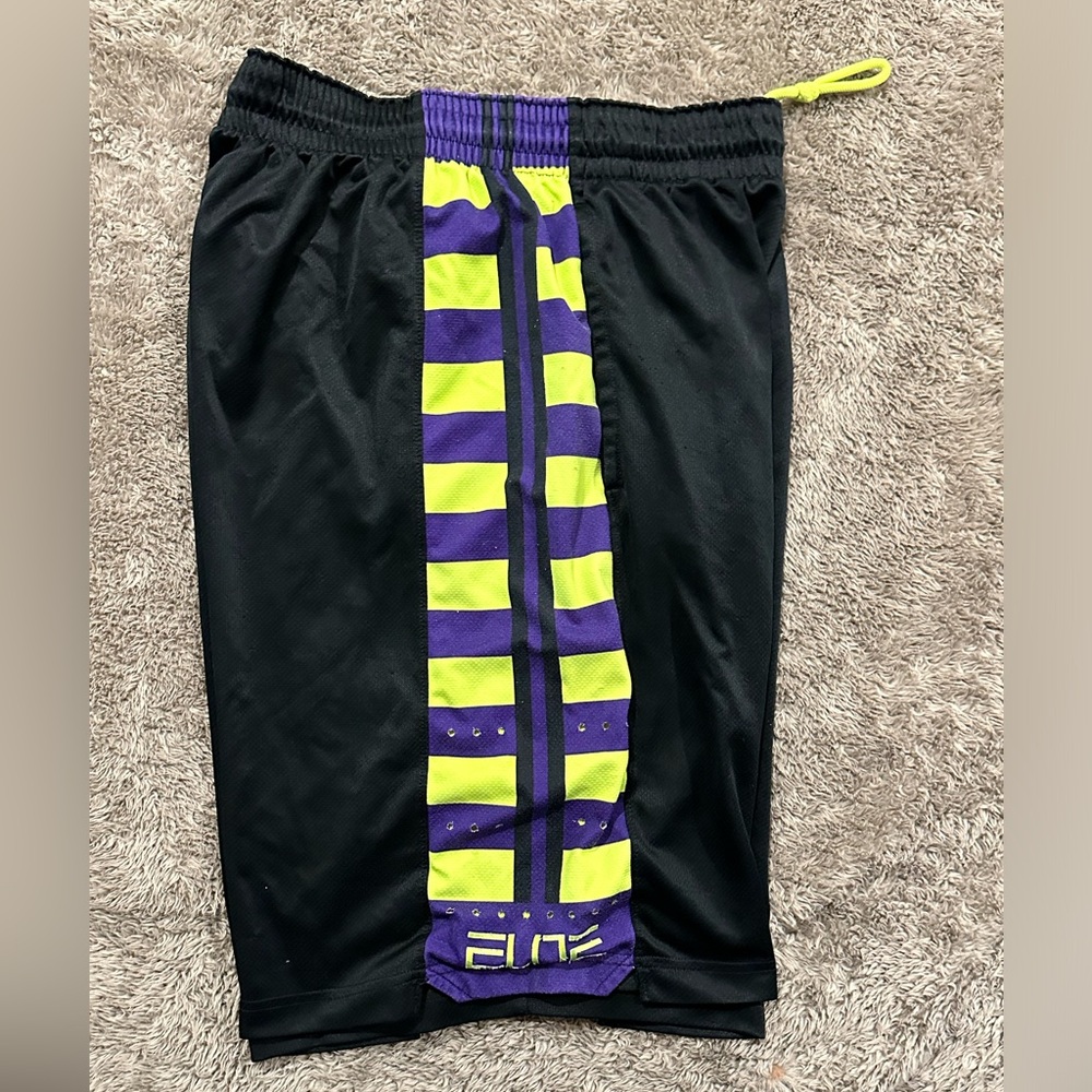 Men’s Nike elite basketball shorts